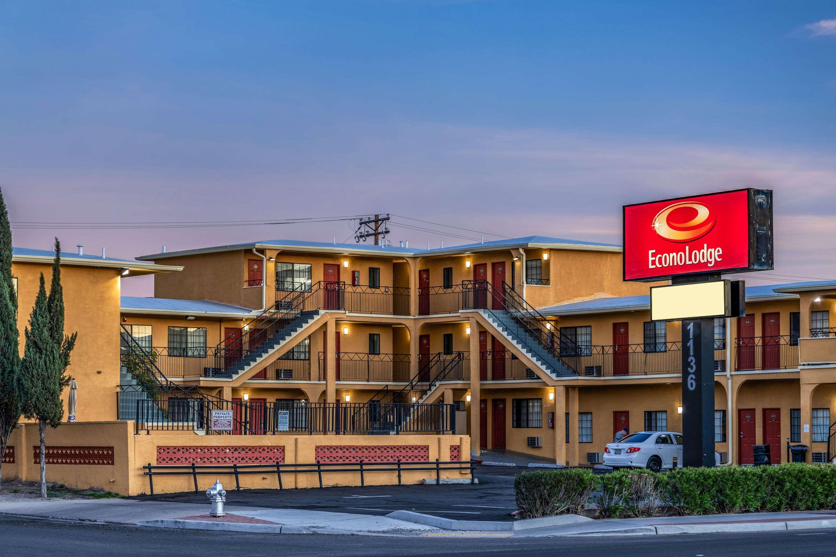 Econo Lodge University Тусон Экстерьер фото