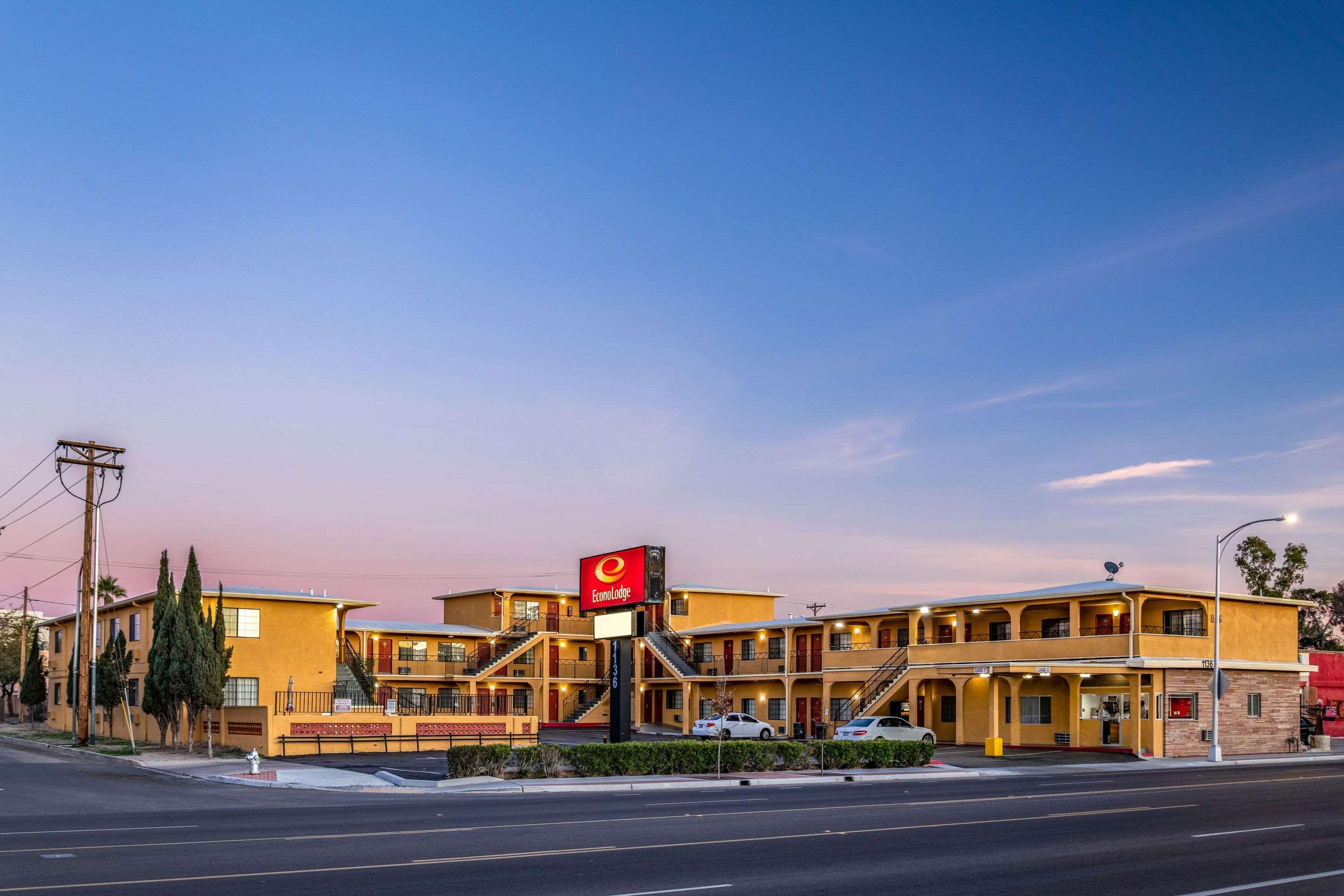 Econo Lodge University Тусон Экстерьер фото