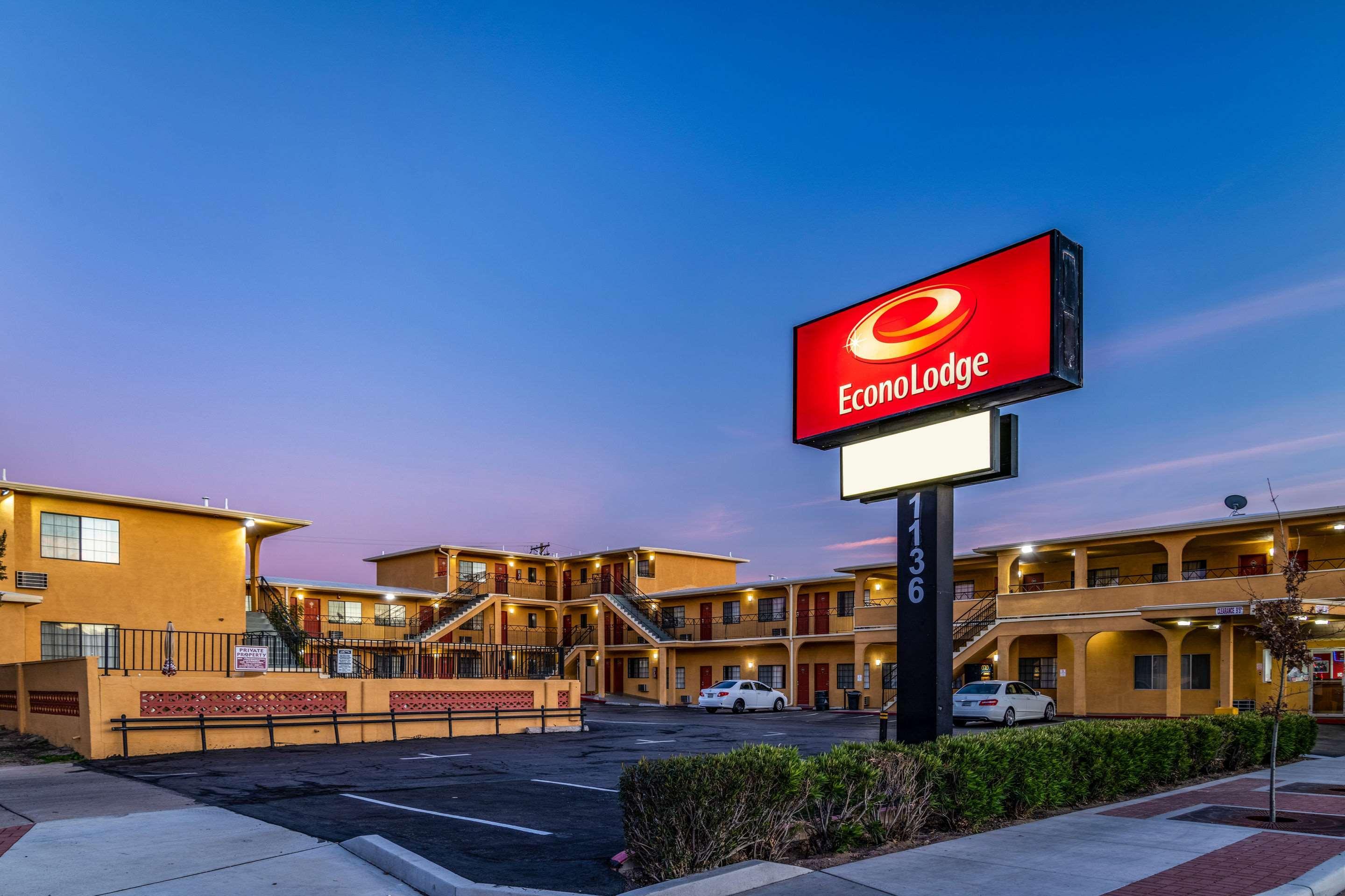 Econo Lodge University Тусон Экстерьер фото