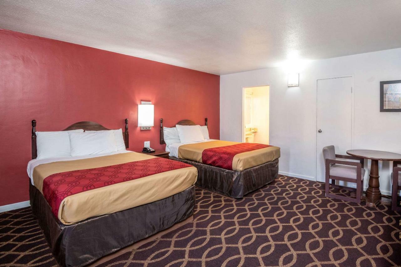 Econo Lodge University Тусон Экстерьер фото