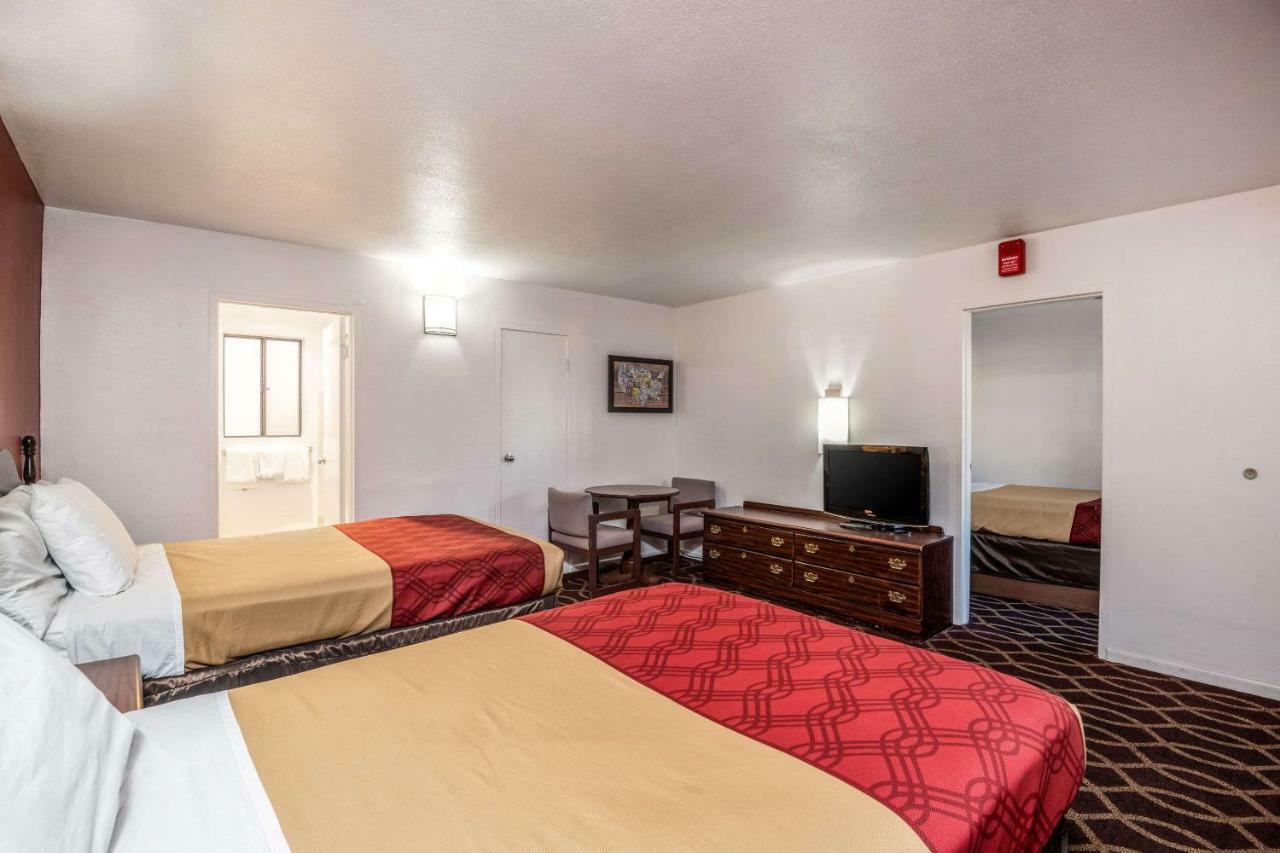 Econo Lodge University Тусон Экстерьер фото